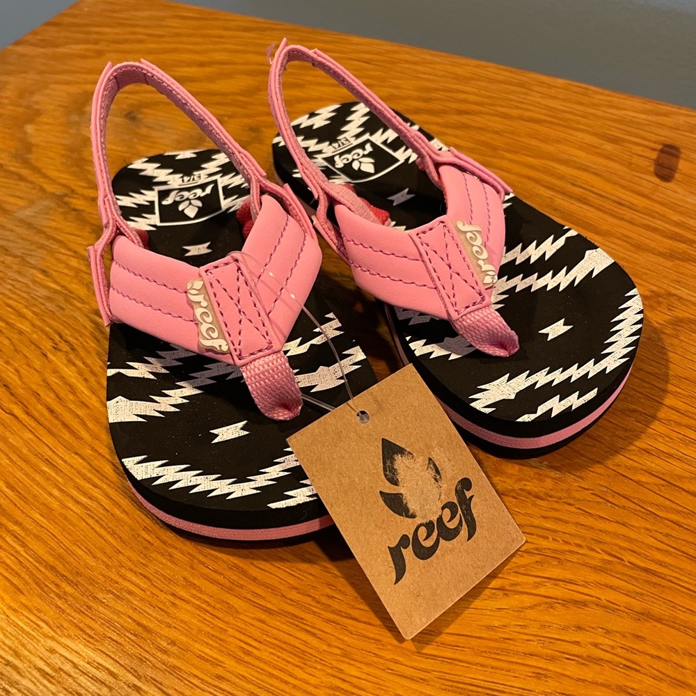 NWT Reef infant/toddler girl sandals flip flops